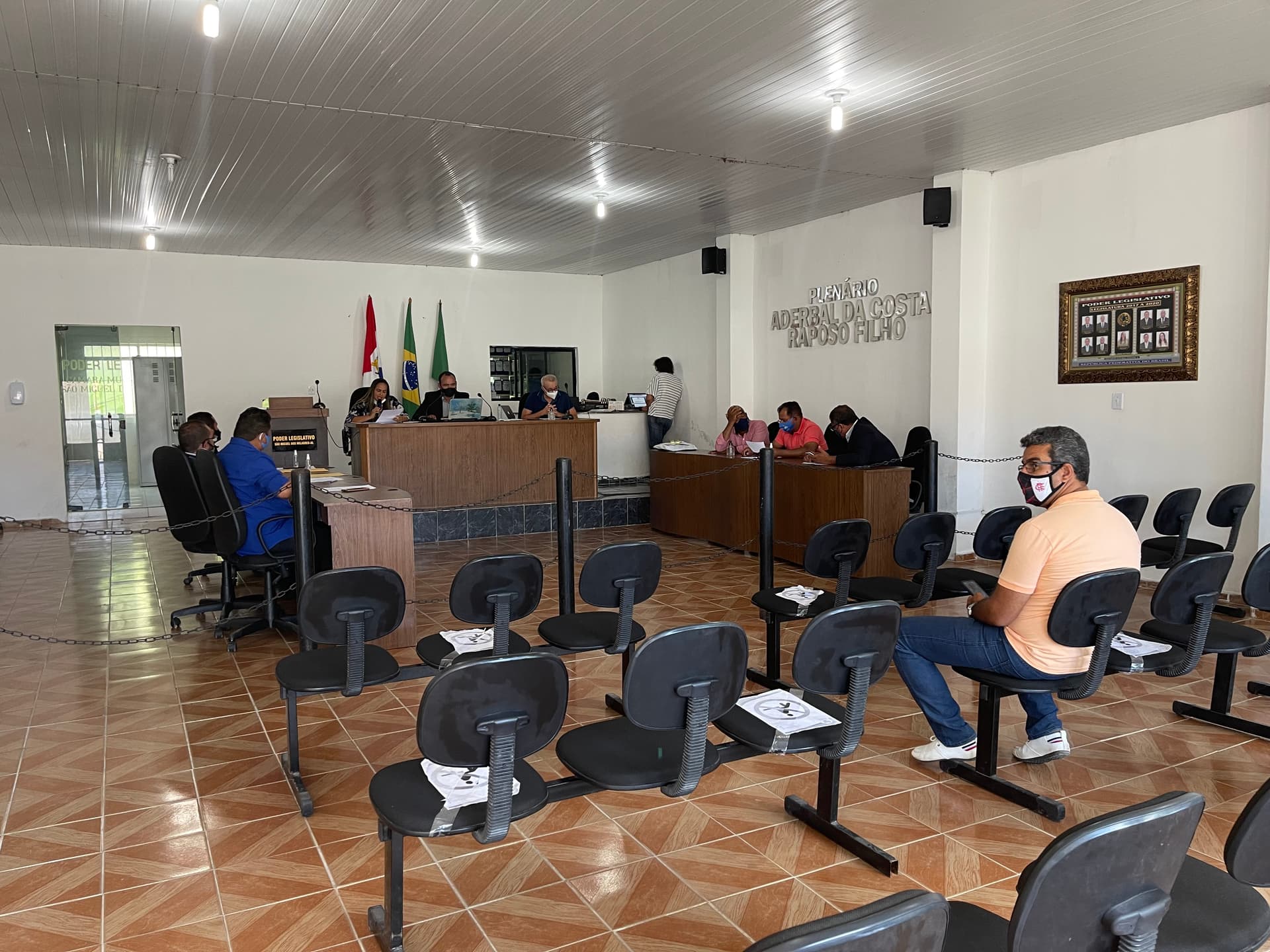 Imagem da notícia: Na 13ª sessão ordinária, vereadores votam proposições e realização audiência pública da LDO/22.